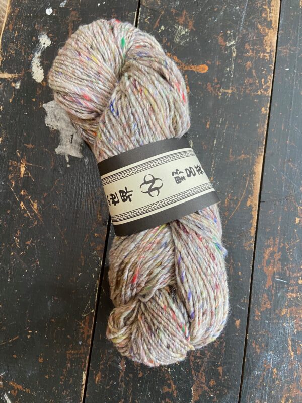 Superlækkert NORO garn. Madara 100 gr/ 200 m. Strik en smuk bluse, sweater.